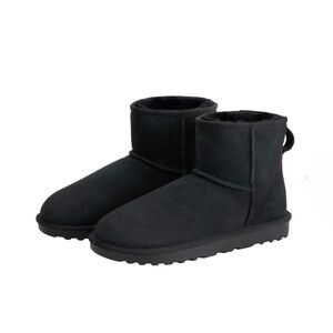 Kirkland Signature Women's Shearling Boot Size 11